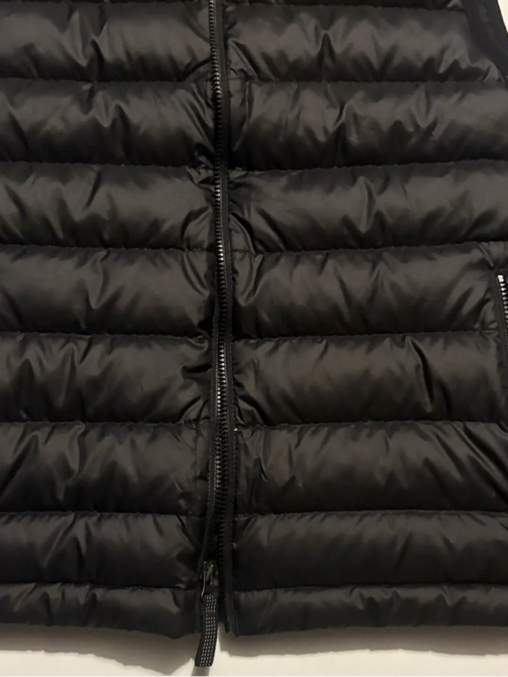 Youth Patagonia Black Down Sleeveless Puffer Vest - Picture 4 of 8